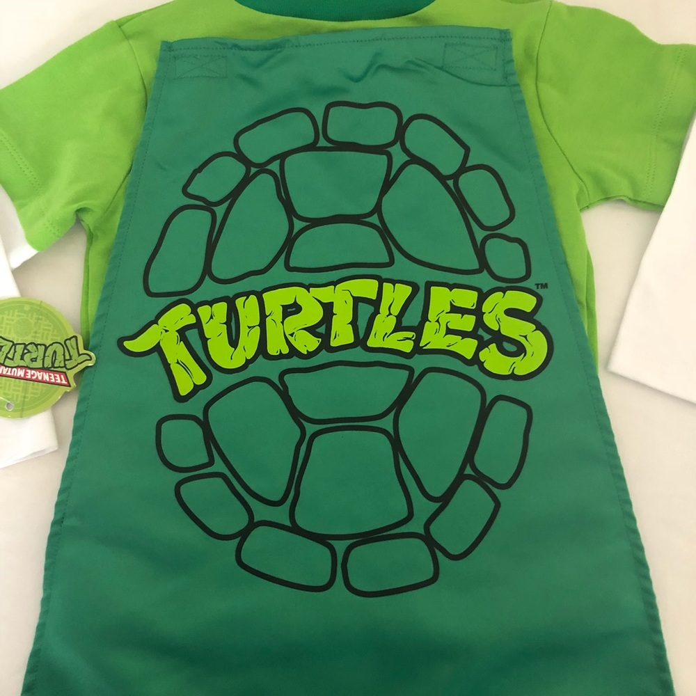 NWT long sleeve shirt with cape attached